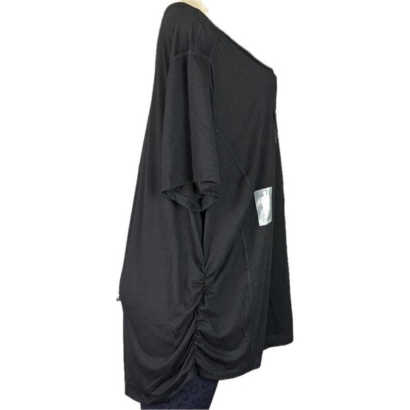 Terra & Sky +2X Black Equality Graphic Step Hem Ruched Sides Short Sleeve Tee - Picture 3 of 6